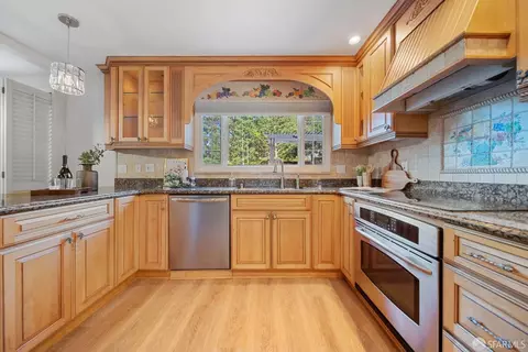Kitchen - 916 Park Pacifica Ave, Pacifica, CA 94044 photo 2 of 6