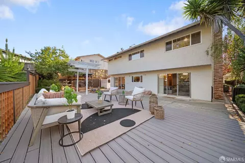 Exterior - 916 Park Pacifica Ave, Pacifica, CA 94044 photo 4 of 13