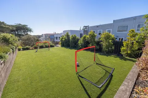 Exterior - 726 30th Ave, San Francisco, CA 94121 photo 3 of 9