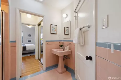 Bath - 726 30th Ave, San Francisco, CA 94121 photo 1 of 2