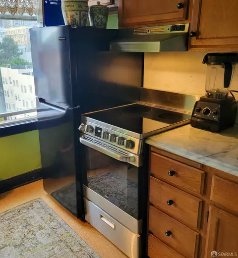 Kitchen - 631 Ofarrell St #907, San Francisco, CA 94109 photo 1 of 3