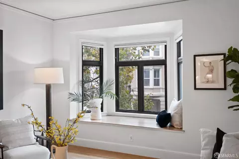 Living - 2341 Franklin St #2, San Francisco, CA 94123 photo 4 of 5