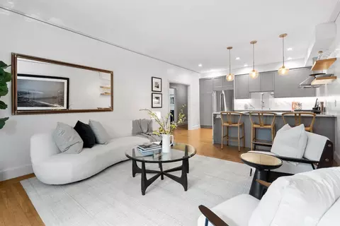 Living - 2341 Franklin St #2, San Francisco, CA 94123 photo 5 of 5