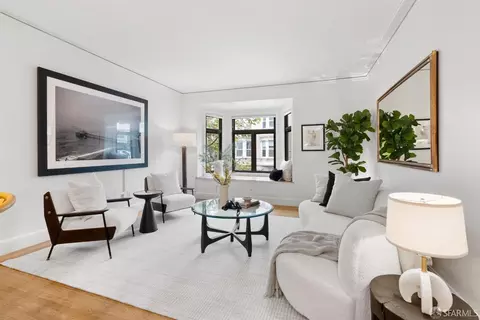 Living - 2341 Franklin St #2, San Francisco, CA 94123 photo 2 of 5
