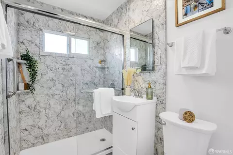 Bath - 552 Miller Ave, Pacifica, CA 94044 photo 1 of 1