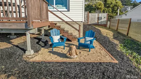 Exterior - 552 Miller Ave, Pacifica, CA 94044 photo 7 of 9
