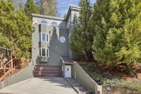 6766 Pinehaven Rd, Oakland, CA 94611 photo 1