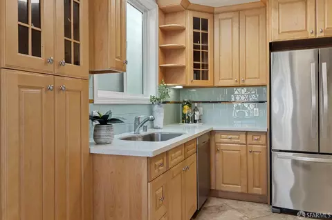 Kitchen - 1277 Cayuga Ave, San Francisco, CA 94112 photo 3 of 4