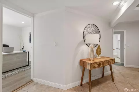 Entry Way - 1277 Cayuga Ave, San Francisco, CA 94112 photo 5 of 5