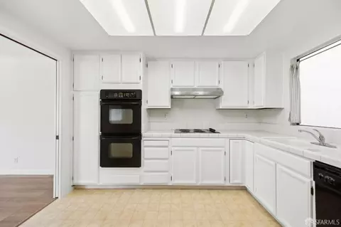 Kitchen - 49 Dorado Ter, San Francisco, CA 94112 photo 6 of 6