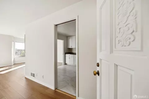 Entry Way - 49 Dorado Ter, San Francisco, CA 94112 photo 2 of 13