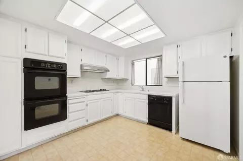 Kitchen - 49 Dorado Ter, San Francisco, CA 94112 photo 4 of 6
