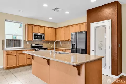 Kitchen - 1261 Poplar Dr, Oakley, CA 94561 photo 1 of 3