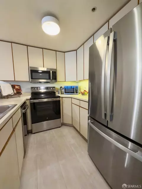 Kitchen - 601 Van Ness Ave #209, San Francisco, CA 94102 photo 4 of 5