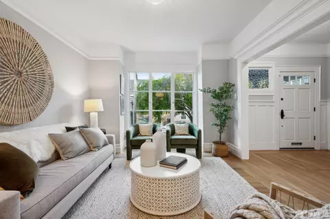 Living - 1425 11th Ave, San Francisco, CA 94122 photo 4 of 7