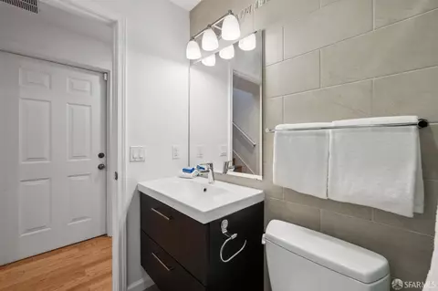 Bath - 1425 11th Ave, San Francisco, CA 94122 photo 5 of 8