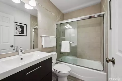 Bath - 1425 11th Ave, San Francisco, CA 94122 photo 3 of 8