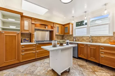 Kitchen - 1919 Quesada Ave, San Francisco, CA 94124 photo 2 of 8
