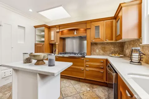 Kitchen - 1919 Quesada Ave, San Francisco, CA 94124 photo 8 of 8