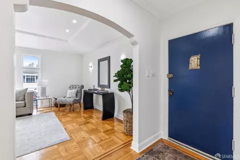 Entry Way - 1919 Quesada Ave, San Francisco, CA 94124 photo 4 of 7