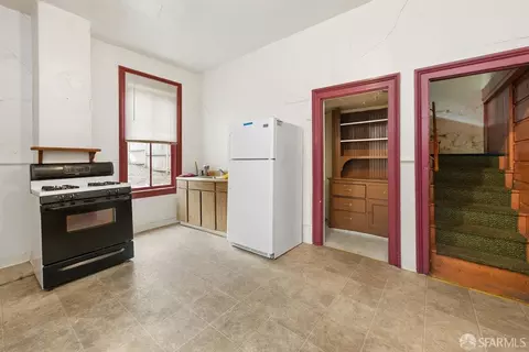 Kitchen - 3921 18th St, San Francisco, CA 94114 photo 2 of 2