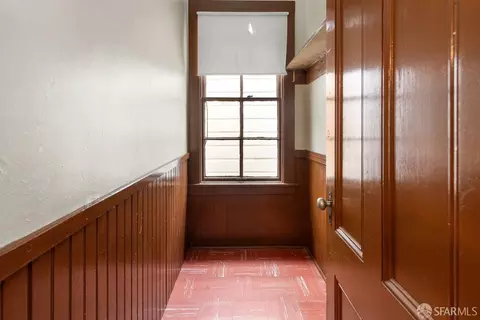Entry Way - 3921 18th St, San Francisco, CA 94114 photo 4 of 5