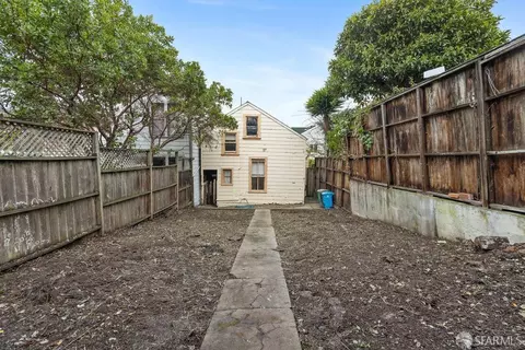 Exterior - 3921 18th St, San Francisco, CA 94114 photo 4 of 7
