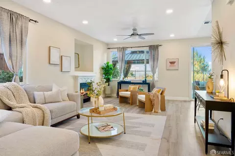 Living - 169 Copper Beech Gln Gln, Hercules, CA 94547 photo 3 of 9