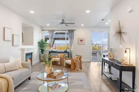 Living - 169 Copper Beech Gln Gln, Hercules, CA 94547 photo 5 of 9