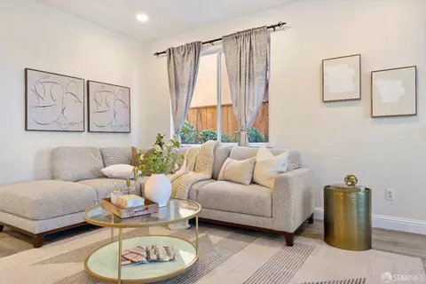 Living - 169 Copper Beech Gln Gln, Hercules, CA 94547 photo 8 of 9