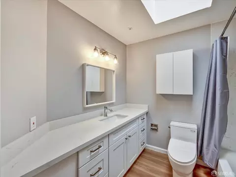 Bath - 195 7th St #404, San Francisco, CA 94103 photo 1 of 2