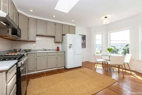 Kitchen - 256 Circular Ave, San Francisco, CA 94131 photo 1 of 2