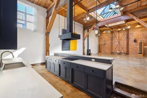 Kitchen - 25 Mclea Ct #B, San Francisco, CA 94103 photo 4 of 6