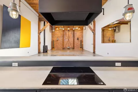Kitchen - 25 Mclea Ct #B, San Francisco, CA 94103 photo 5 of 6