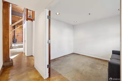 Entry Way - 25 Mclea Ct #B, San Francisco, CA 94103 photo 3 of 3