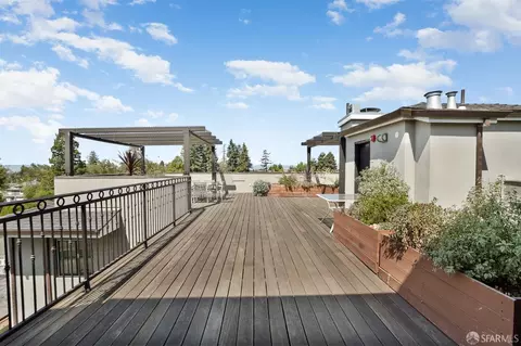 Exterior - 2628 Telegraph Ave #401, Berkeley, CA 94704 photo 4 of 8