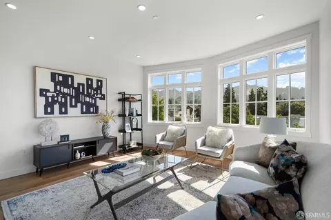 Living - 2628 Telegraph Ave #401, Berkeley, CA 94704 photo 2 of 3