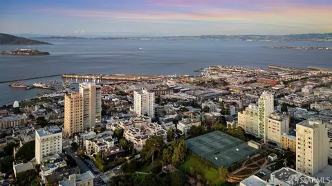 View/Area - 2222 Hyde St #2, San Francisco, CA 94109 photo 7 of 8