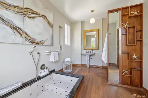 Bath - 2 Montclair Ter, San Francisco, CA 94109 photo 1 of 5