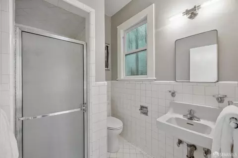 Bath - 2 Montclair Ter, San Francisco, CA 94109 photo 2 of 5