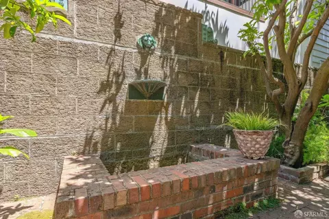 Exterior - 2 Montclair Ter, San Francisco, CA 94109 photo 9 of 12