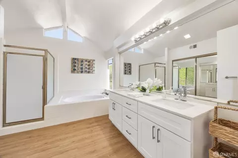 Bath - 127 Halsey Ct, Hercules, CA 94547 photo 1 of 3