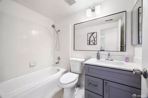 Bath - 127 Halsey Ct, Hercules, CA 94547 photo 3 of 3