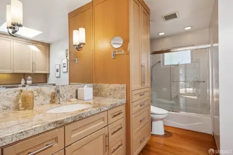 Bath - 25 Jade Pl, San Francisco, CA 94131 photo 4 of 9