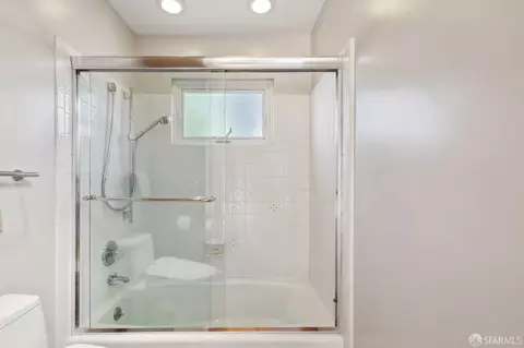 Bath - 25 Jade Pl, San Francisco, CA 94131 photo 5 of 9