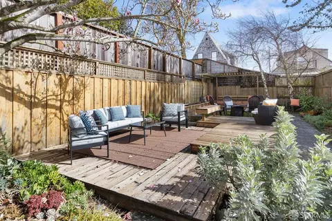 Exterior - 33 Arnold Ave, San Francisco, CA 94110 photo 3 of 5
