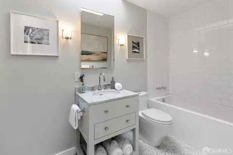 Bath - 33 Arnold Ave, San Francisco, CA 94110 photo 1 of 2