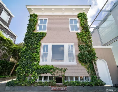 Exterior - 273 Chestnut St, San Francisco, CA 94133 photo 7 of 9