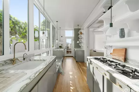 Kitchen - 273 Chestnut St, San Francisco, CA 94133 photo 3 of 4