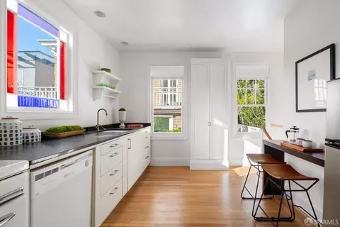 Kitchen - 273 Chestnut St, San Francisco, CA 94133 photo 4 of 4